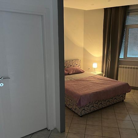 Magic M Apartment Mali Mokri Lug Eksteriør billede